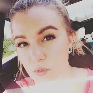 Meet your Posher, Kendra